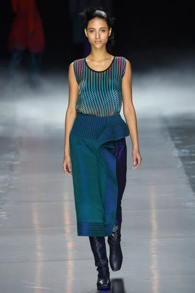 Look 9